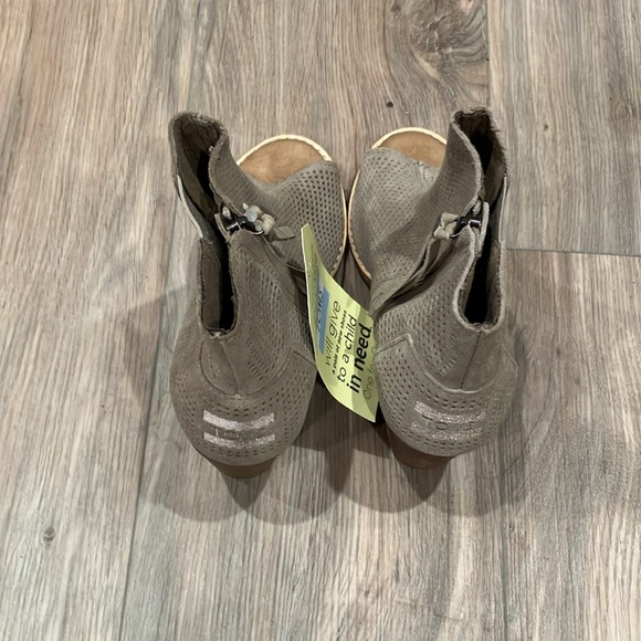 NWT LADIES TOMS MAJORCA PEEP TOE BOOTS SIZE 5.5 - Picture 3 of 8